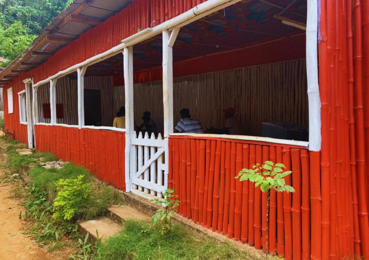 ロラス島 Casa No Centro Do Mundo Ilheu Equatorヴィラ エクステリア 写真