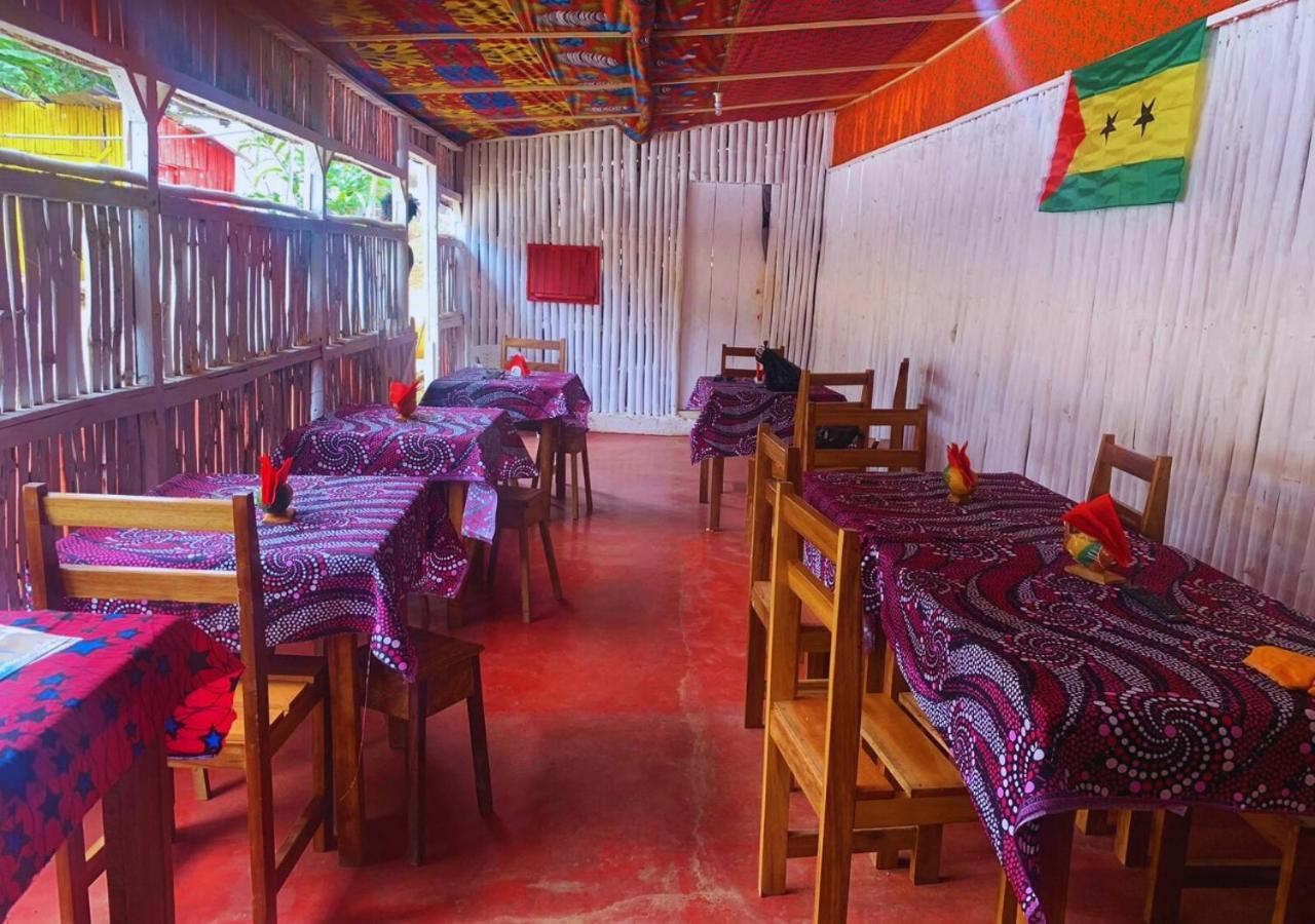 ロラス島 Casa No Centro Do Mundo Ilheu Equatorヴィラ エクステリア 写真