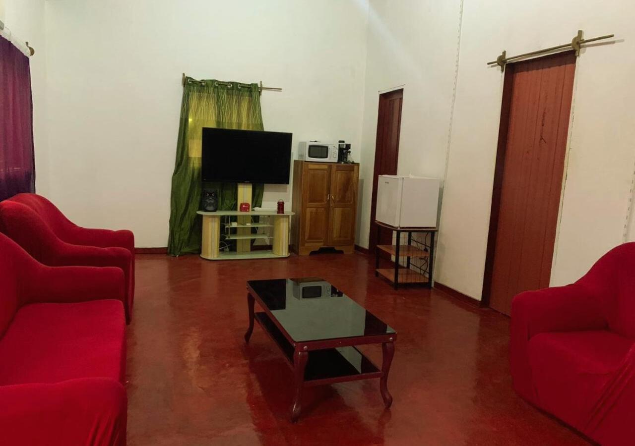 ロラス島 Casa No Centro Do Mundo Ilheu Equatorヴィラ エクステリア 写真